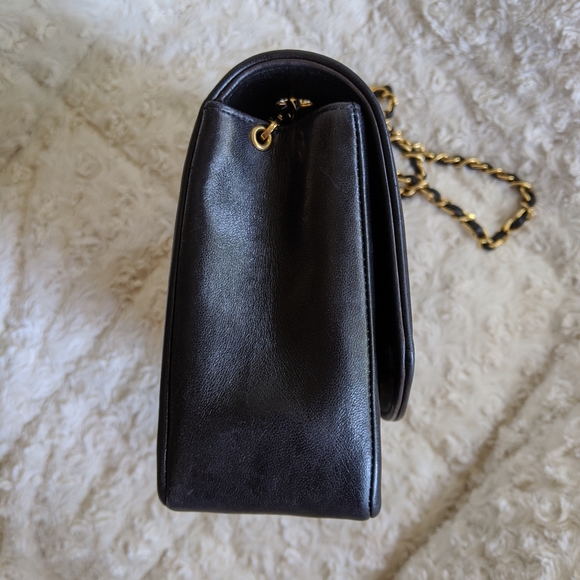 SOLD. Chanel Black Lambskin Medium Diana - Picture 3 of 13